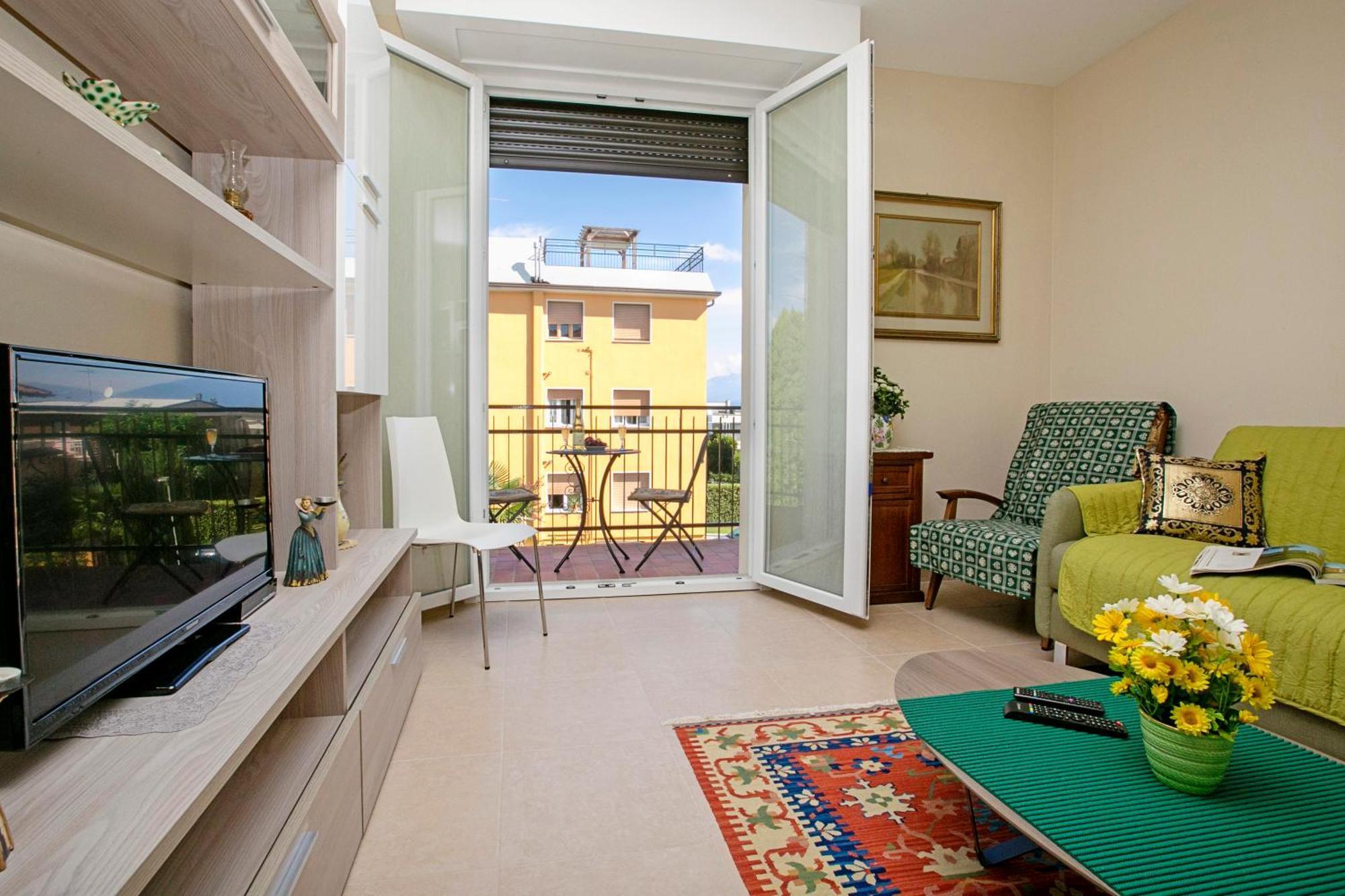 Villa Mimosa - Appartamento 2 - Happy Rentals Desenzano del Garda Bagian luar foto