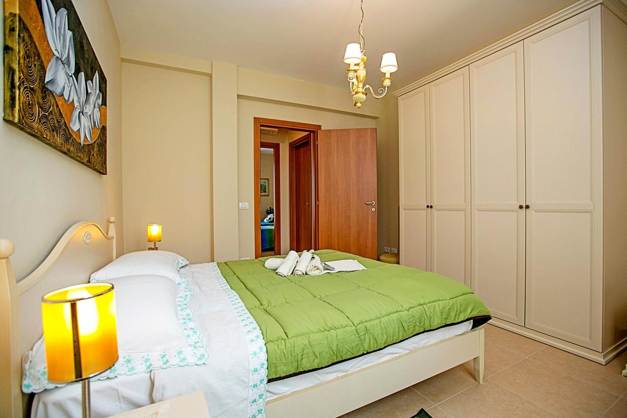 Villa Mimosa - Appartamento 2 - Happy Rentals Desenzano del Garda Bagian luar foto