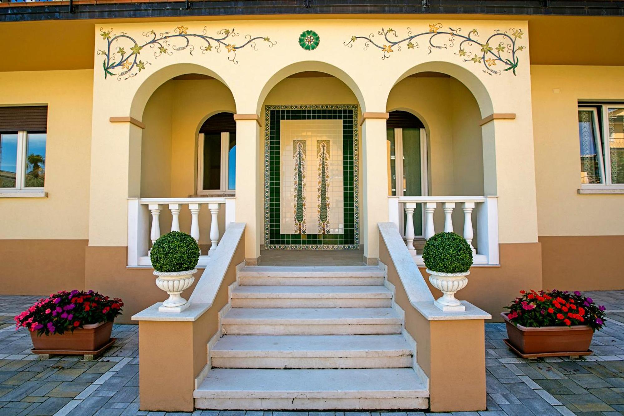 Villa Mimosa - Appartamento 2 - Happy Rentals Desenzano del Garda Bagian luar foto